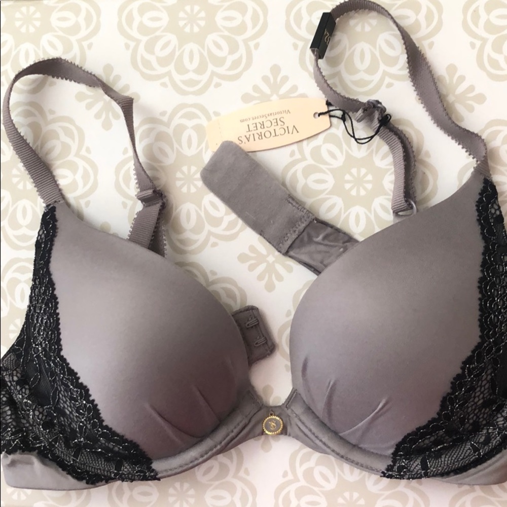 ❣️NWT❣️ Fabulous by Victoria Secret Bra (32A)